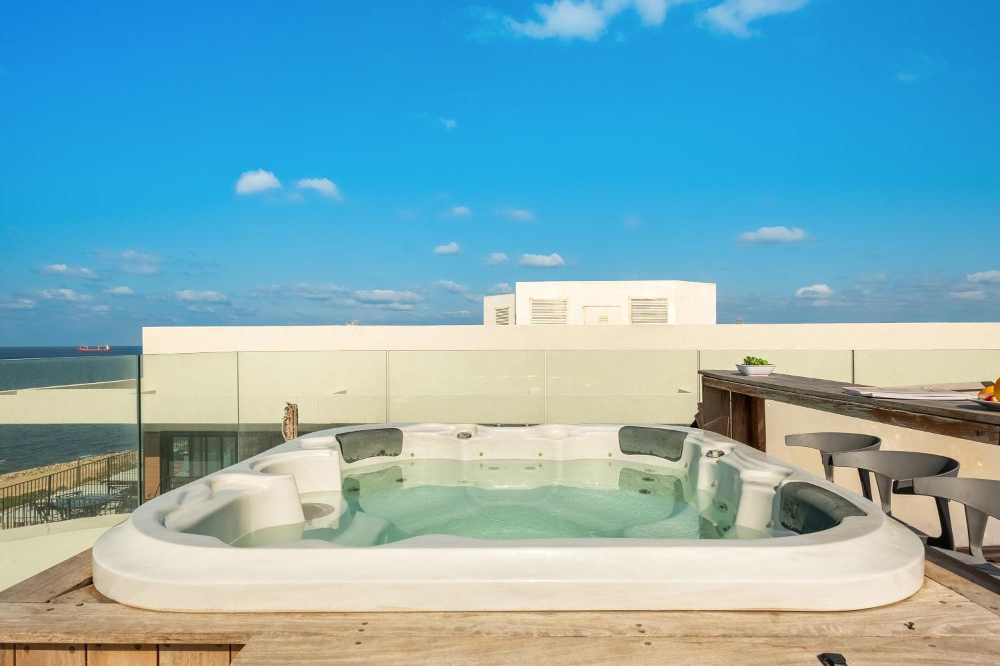 חיפה Penthouse 3Br + Roof Top + Parking - On The Beach מראה חיצוני תמונה